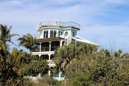 House 4 bedrooms, with pool