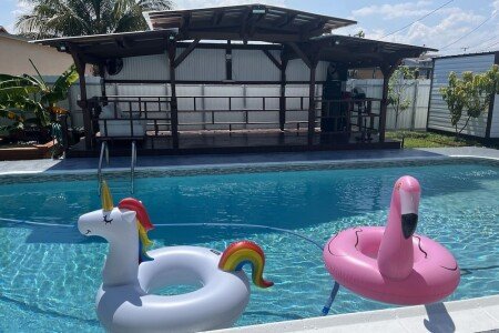 House 4 bedrooms, with pool