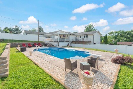 House 4 bedrooms, with jacuzzi