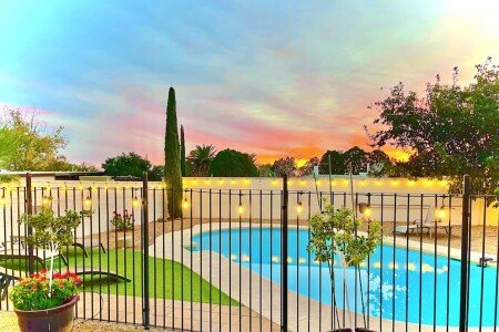 House 4 bedrooms, with pool