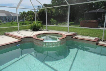 House 3 bedrooms, with pool