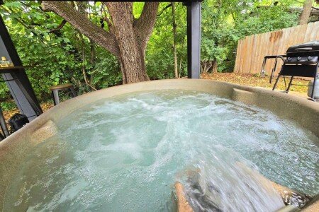 House 1 bedroom, with jacuzzi