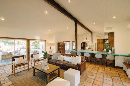 Bed and breakfast 4 bedrooms, with pool