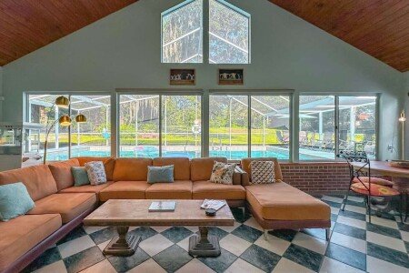 House 4 bedrooms, with jacuzzi