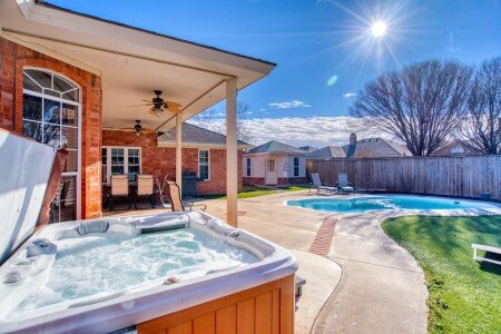 House 4 bedrooms, with jacuzzi