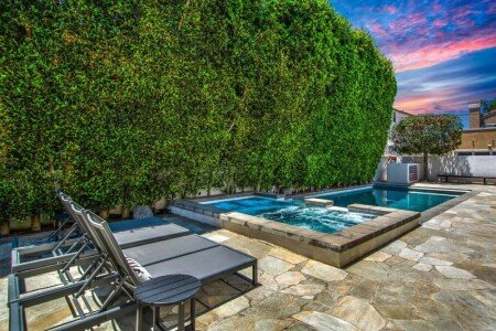 House 4 bedrooms, with jacuzzi