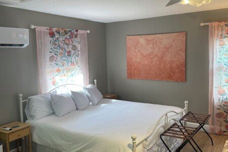 House 4 guests, with jacuzzi