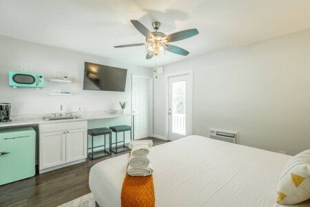 Bed and breakfast 1 bedroom, with air conditioning