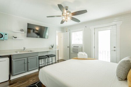 Bed and breakfast 1 bedroom, with air conditioning