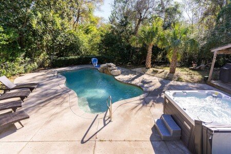 House 4 bedrooms, with jacuzzi