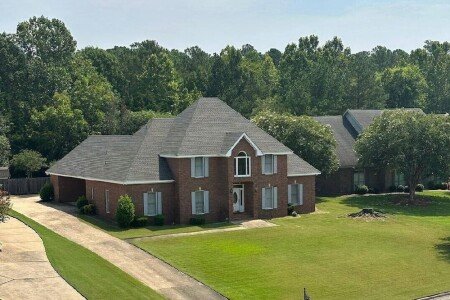 House 4 bedrooms, with jacuzzi