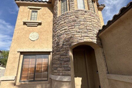 House 5 bedrooms, with pool