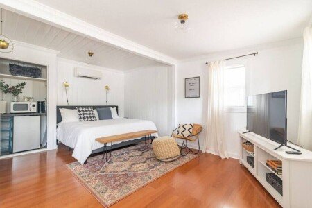 Bed and breakfast 1 bedroom, with garden