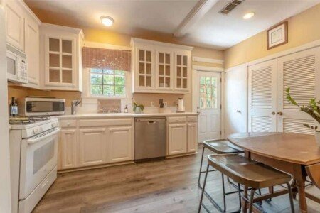 House 4 bedrooms, with jacuzzi