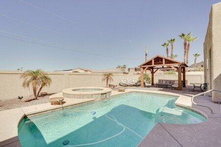 House 5 bedrooms, with jacuzzi