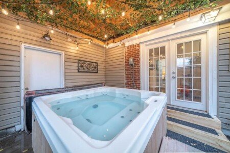 House 4 bedrooms, with jacuzzi