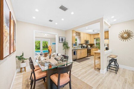 House 4 bedrooms, with pool