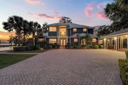 House 4 bedrooms, with jacuzzi