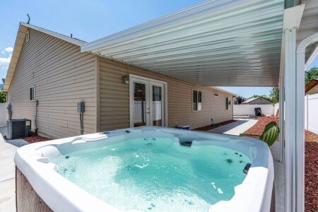 House 4 bedrooms, with jacuzzi