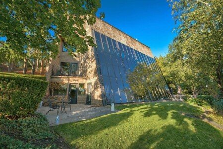 House 4 bedrooms, with jacuzzi