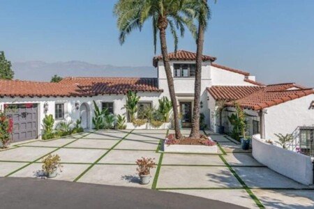 House 4 bedrooms, with jacuzzi