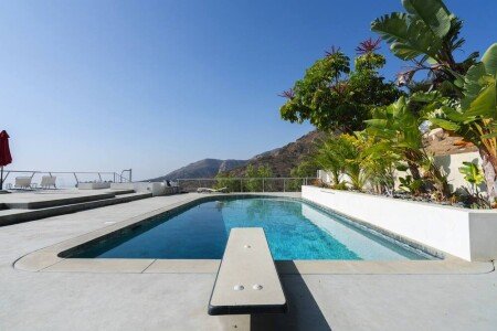 Bed and breakfast 1 bedroom, with pool