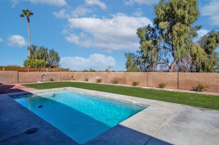 House 4 bedrooms, with pool